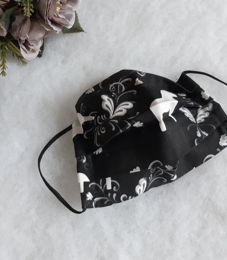 ULIZE Handmade  Melnbalta ar zirgiem un puķēm Children's Face mask
